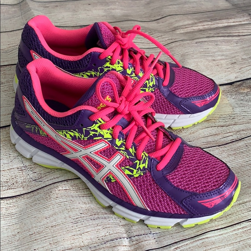 🆕 ASICS Running shoes
